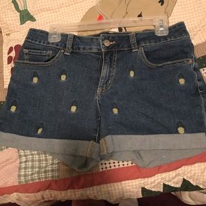 Really really cute jean shorts.